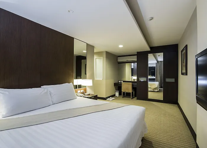 The Narathiwas & Sathorn 4*