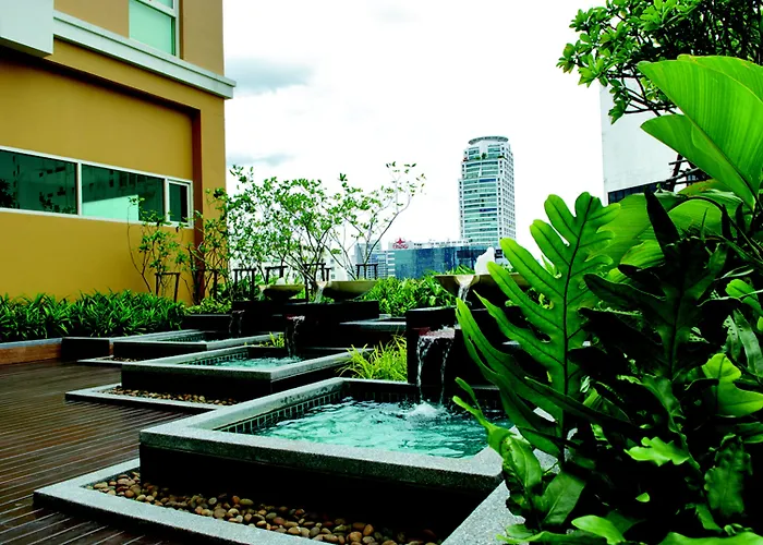 Hotel The Narathiwas & Sathorn