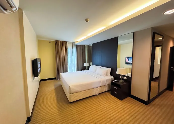 Hotel The Narathiwas & Sathorn 4*