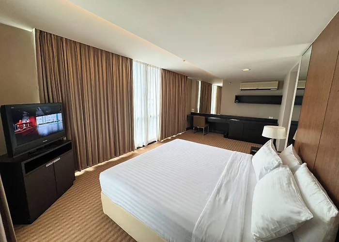 Hotel The Narathiwas & Sathorn