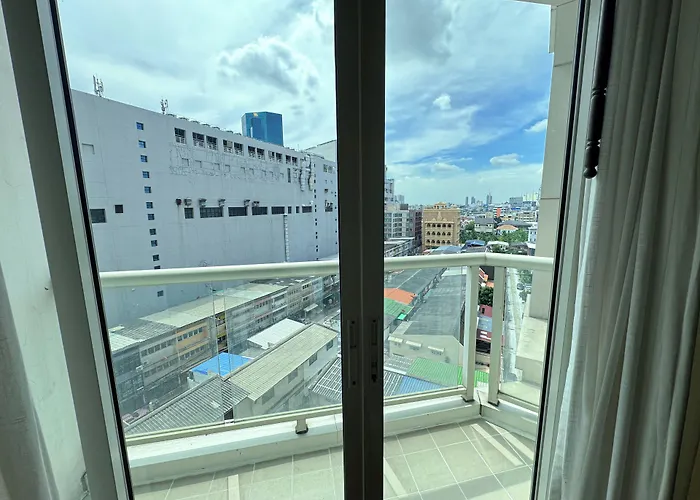 The Narathiwas & Sathorn 4*